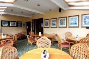 Connemara Gateway Hotel Oughterard Exterior foto